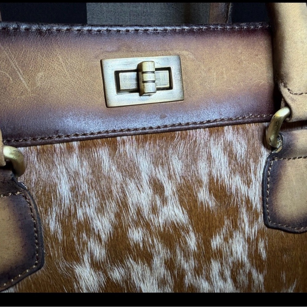 Elegant Brown and Tan Tote Bag - Picture 3 of 9